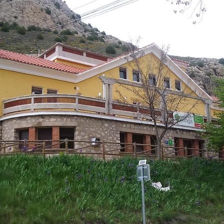 Albergue Santa Barbara 알리아가 외부 사진