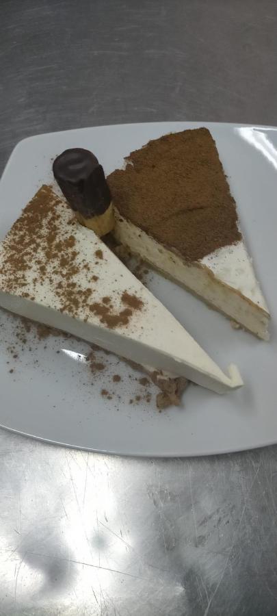 Albergue Santa Barbara 알리아가 외부 사진